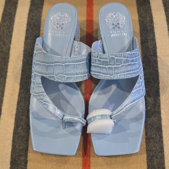 Vince Camuto Shoes - Vince Camuto Sasienda Blue Croc-Pattern Sandals Sz 11M NWOT